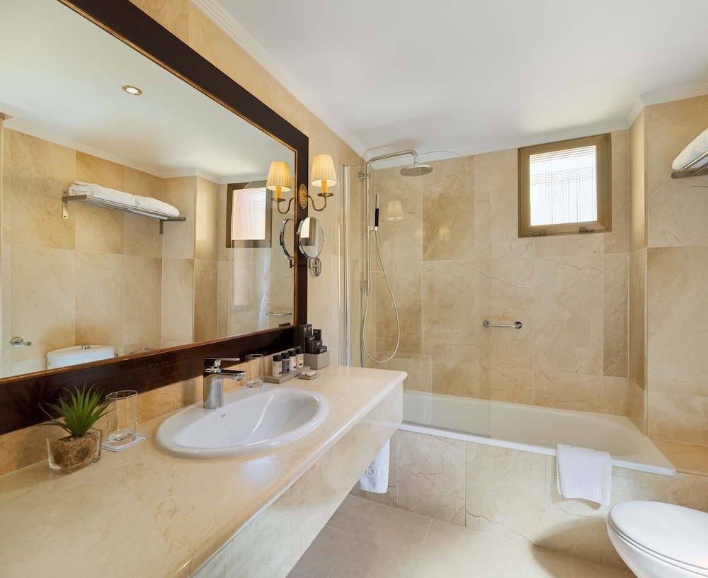 Standard Double Room Single Use - Photo 6