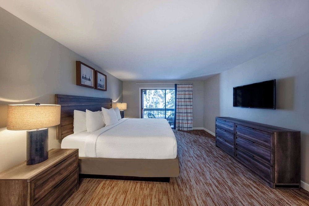 Two Bedroom Suite - Photo 2