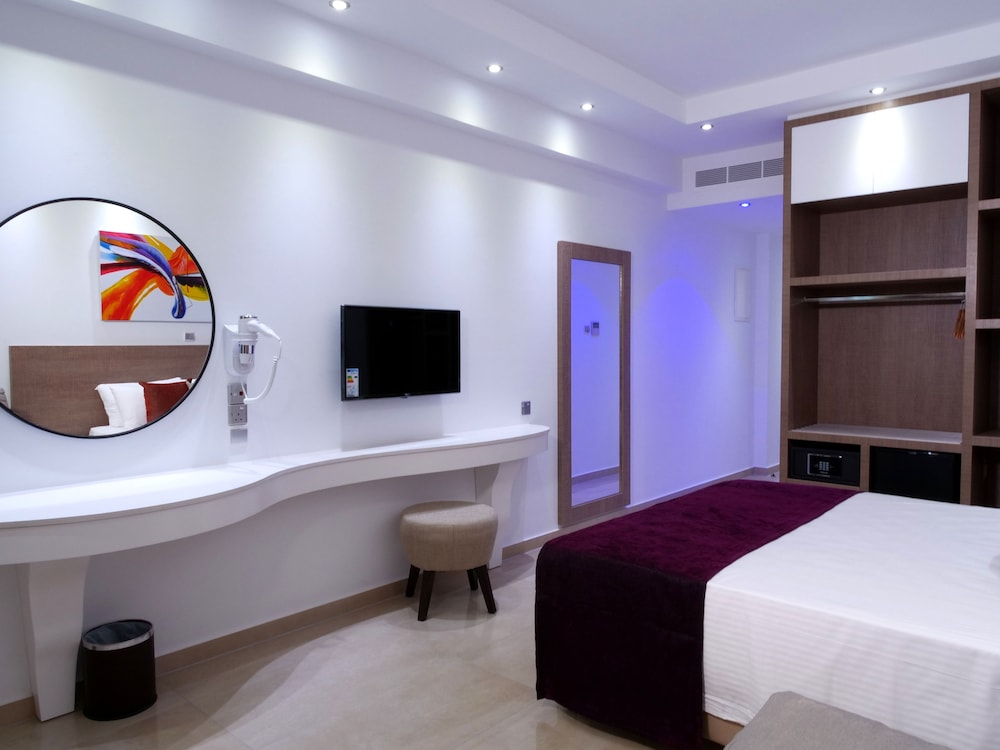 Family Room, Sea View