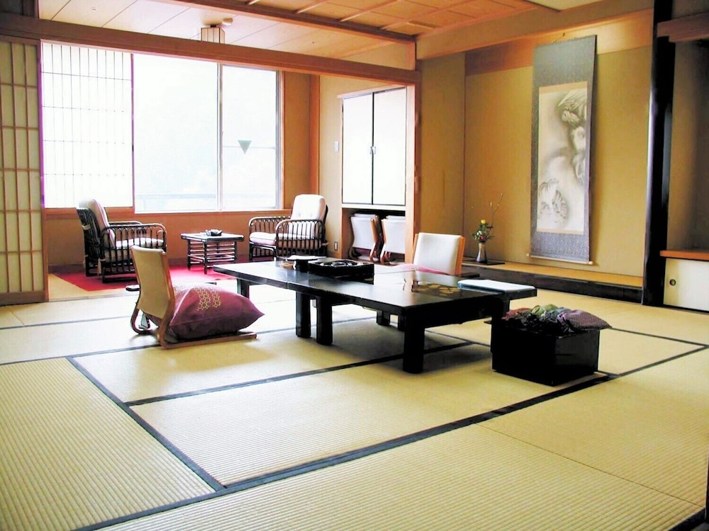 Japanese Style Room for 6 People photo 2