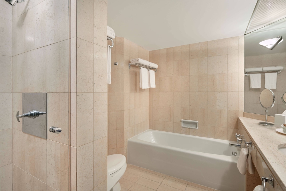 Suite, 1 Bedroom, Balcony, City View