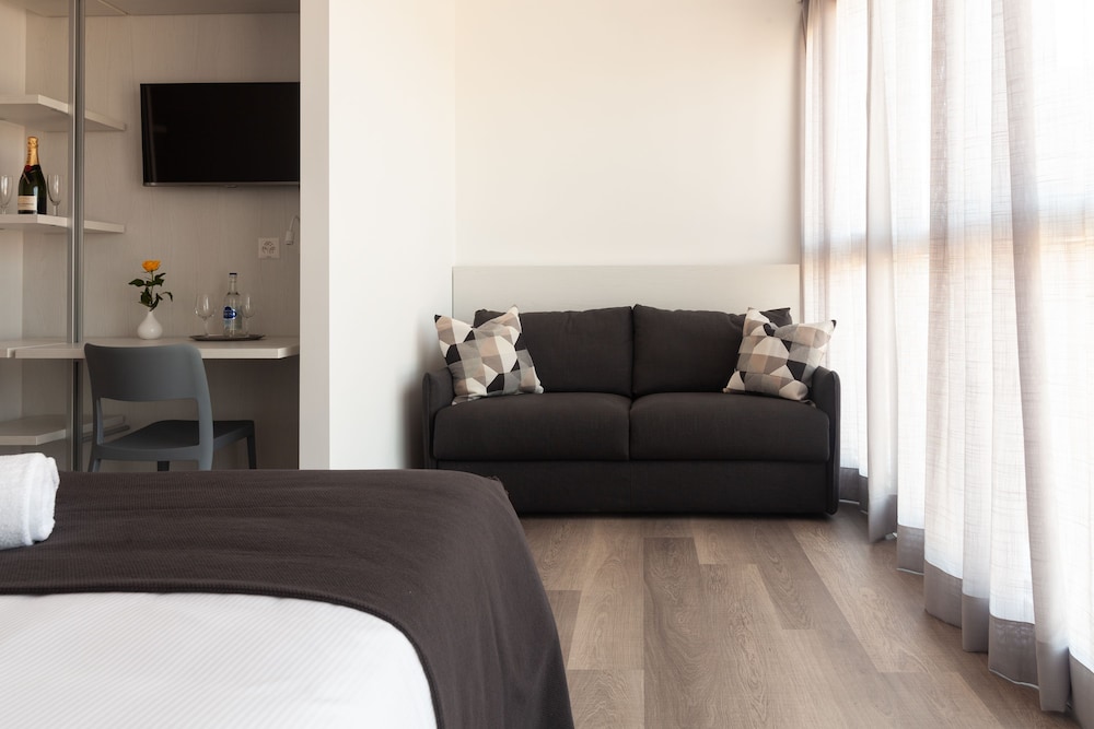 Executive Room - Photo 3