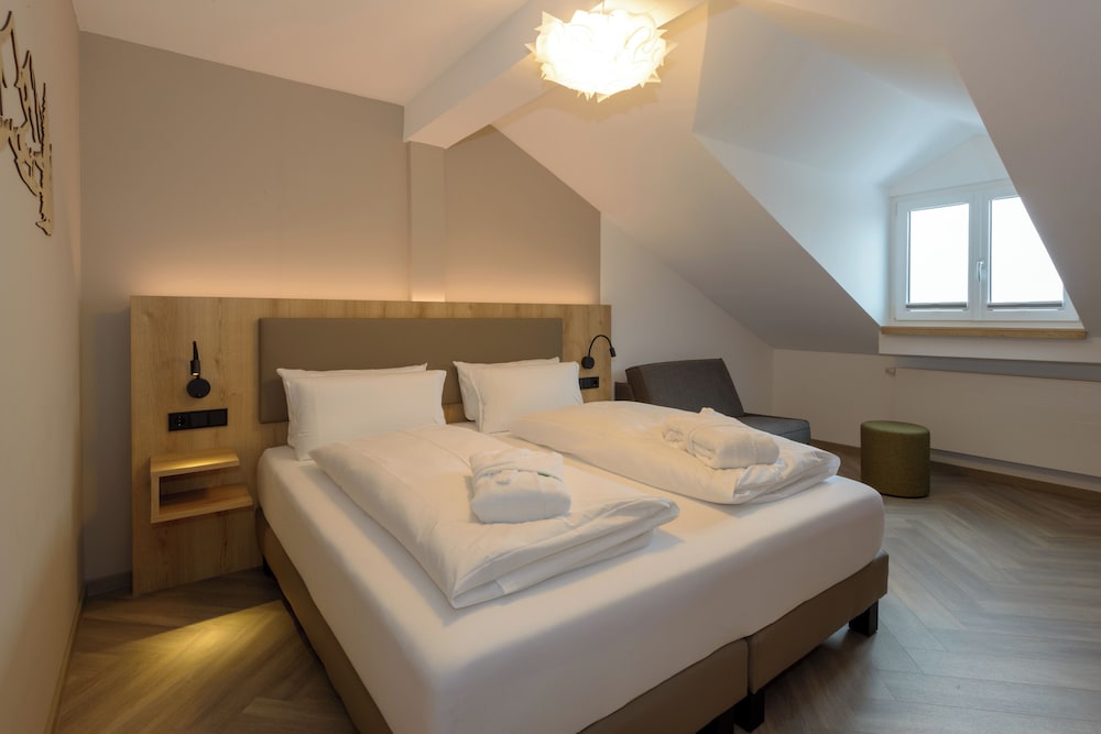 Standard Double Room, 1 Queen Bed