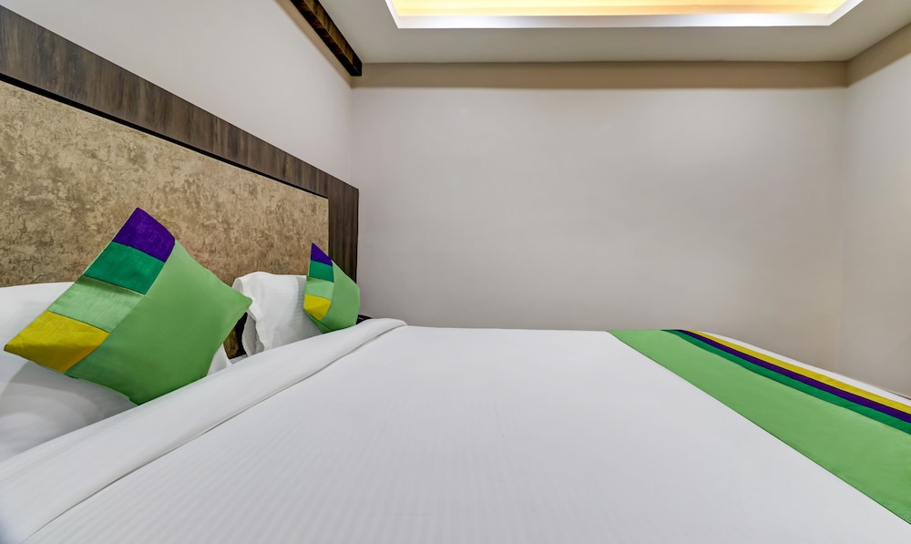 Deluxe Room - Photo 7