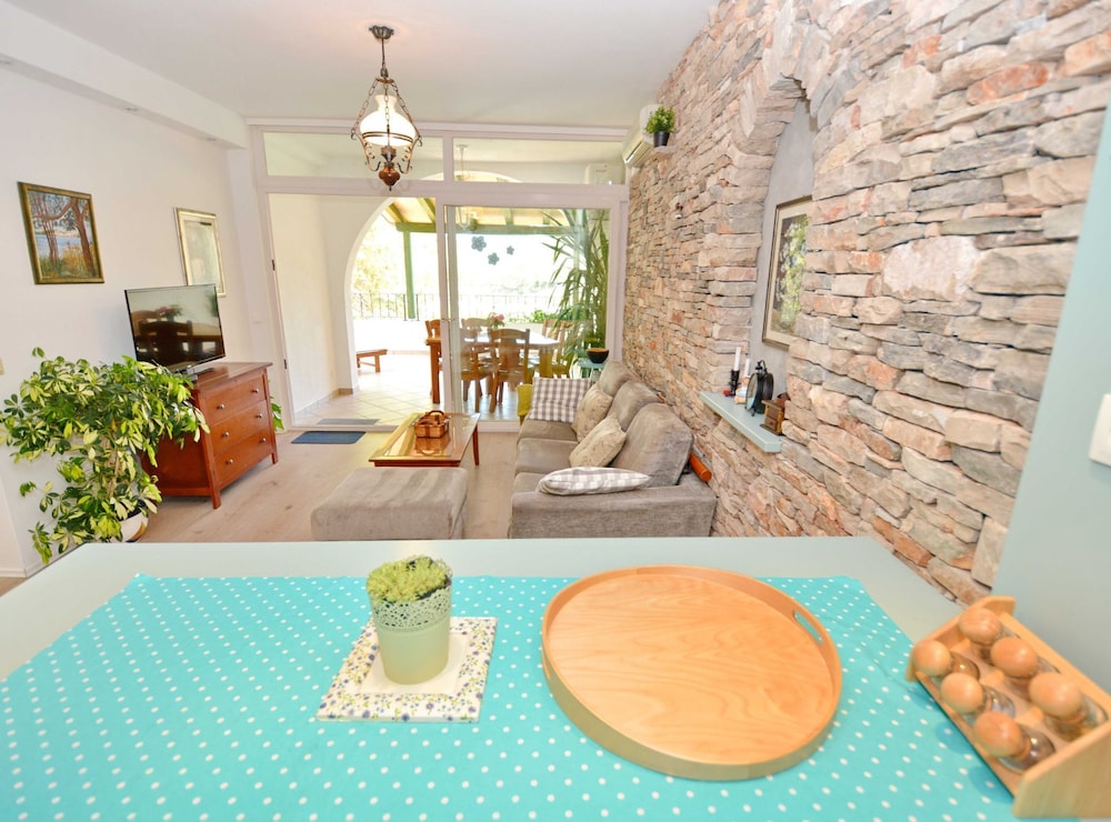Apartment (Two Bedroom Apartment with Terrace)