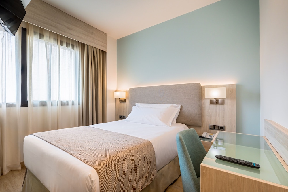 Basic Double Room Single Use photo 3