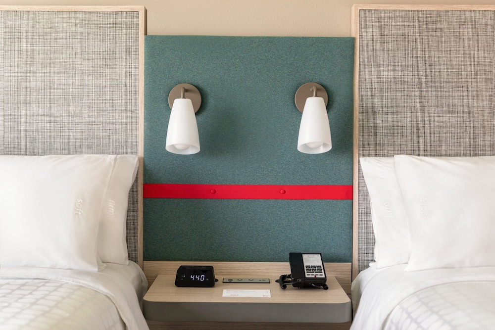 Standard Room, 2 Queen Beds (Mobility) - Photo 3
