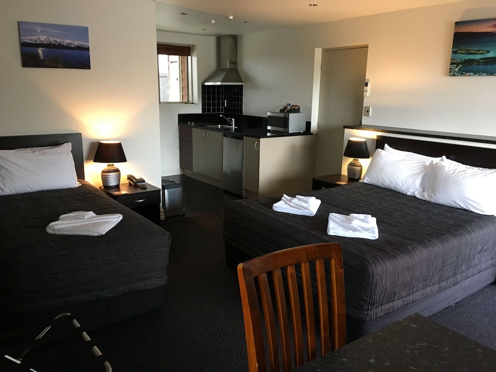 Large Ground Floor Studio Kitchenette and Shower only (disability) photo 1