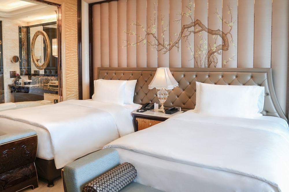 Executive Twin Room with Donghu View photo 2