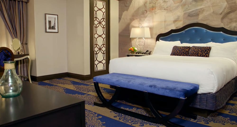 Executive Room, 1 King Bed photo 3