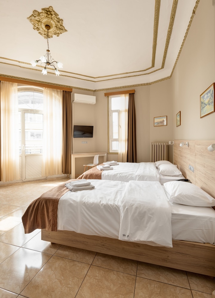 Standard Triple Room - Photo 3