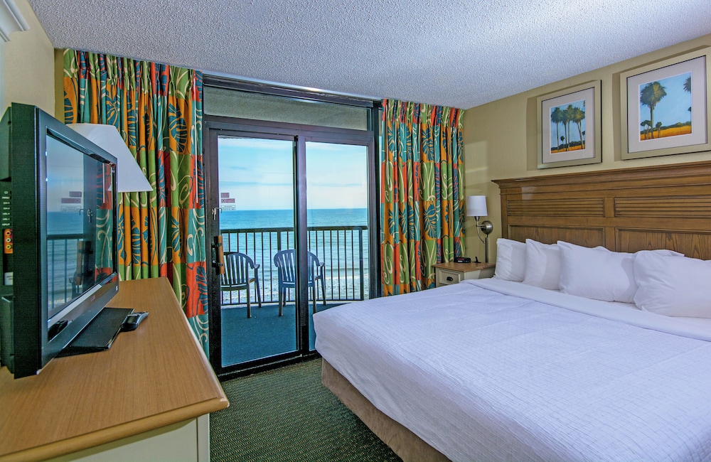 Mariner Oceanfront Three Bedroom Condo - Photo 1