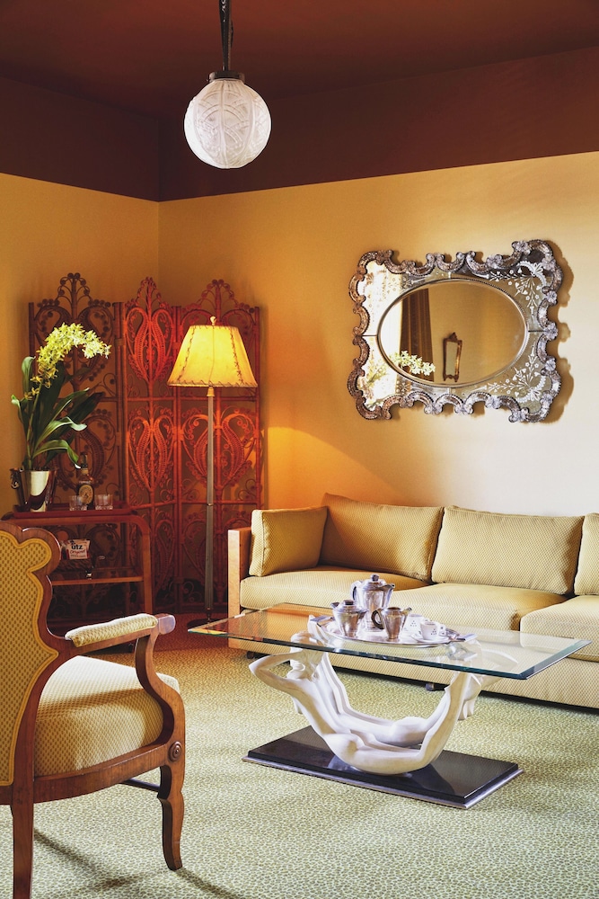 The Tomorrow Suite - Photo 3