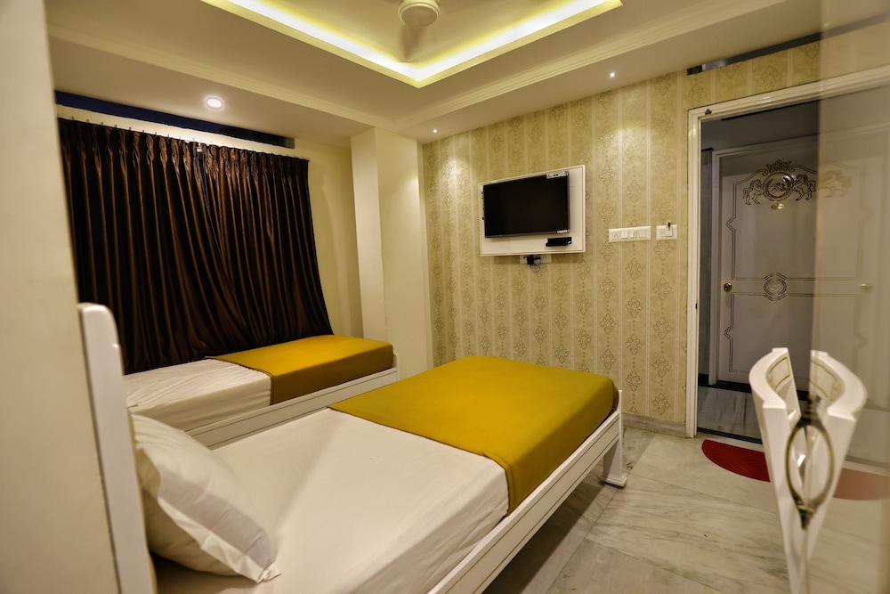 Standard Twin Room - Photo 2