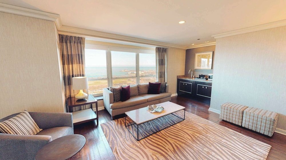 Suite, 1 King Bed