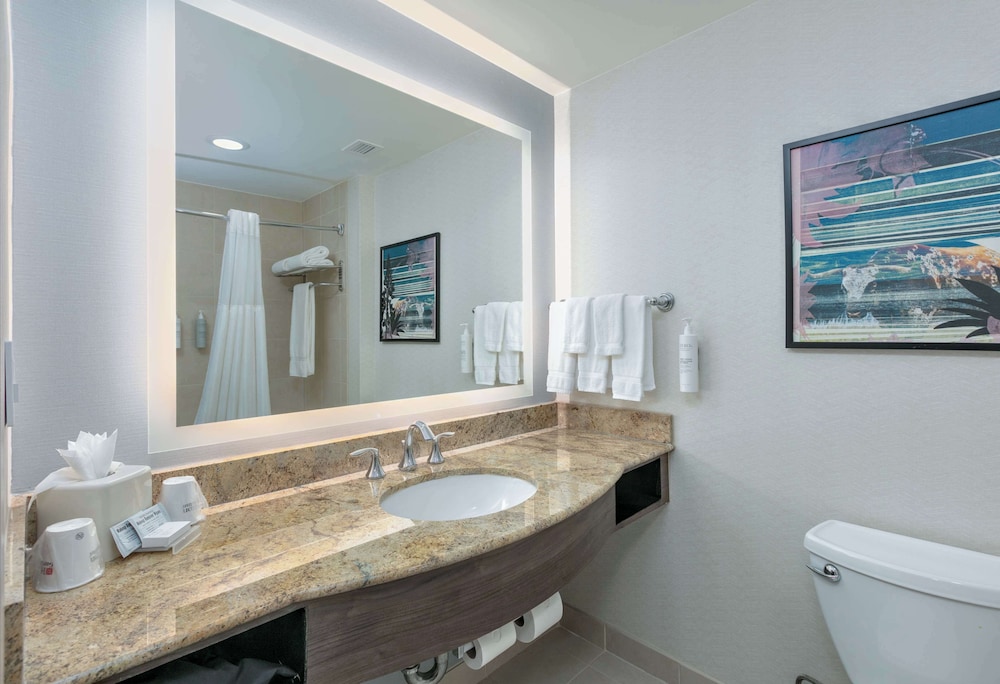 1 King Bed Junior Suite - Photo 9