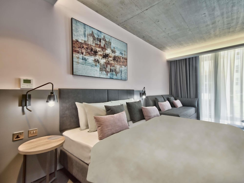 Junior Suite, Multiple Beds