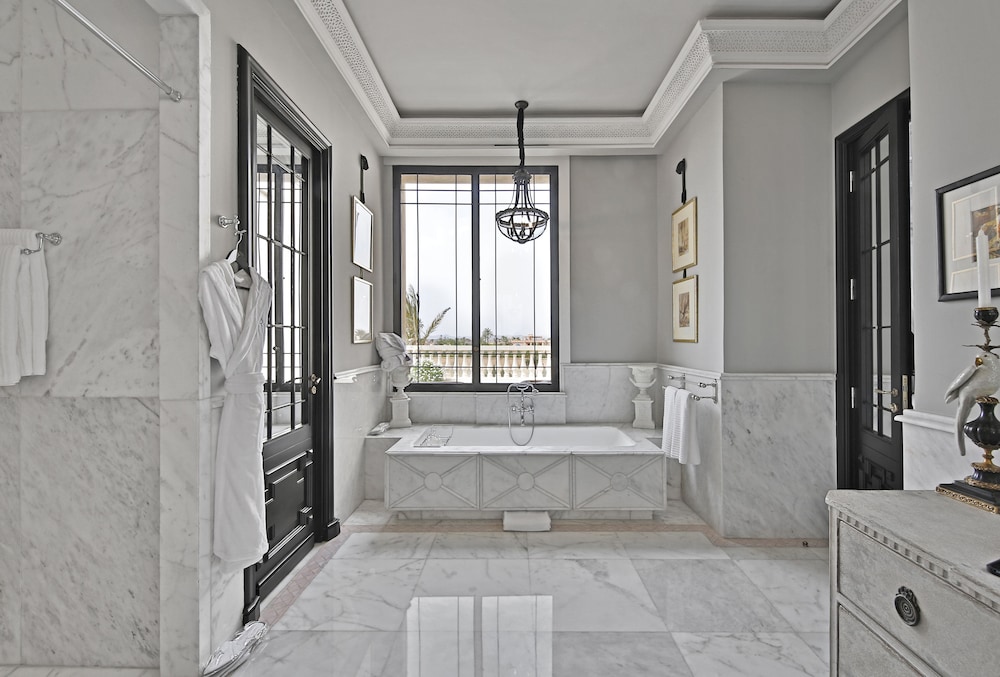 Senior Suite - Photo 10