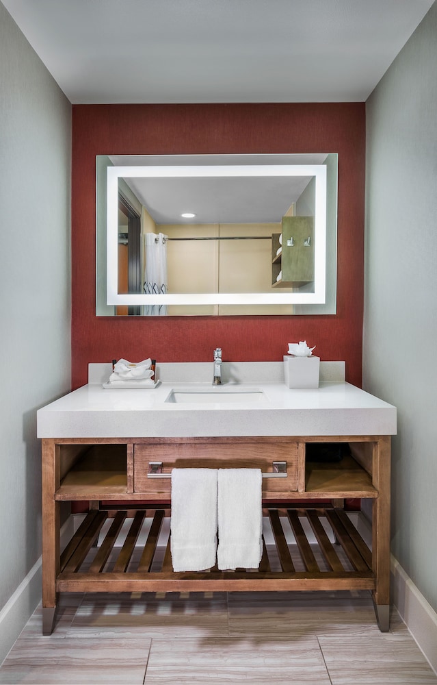 Suite, Multiple Beds - Photo 4