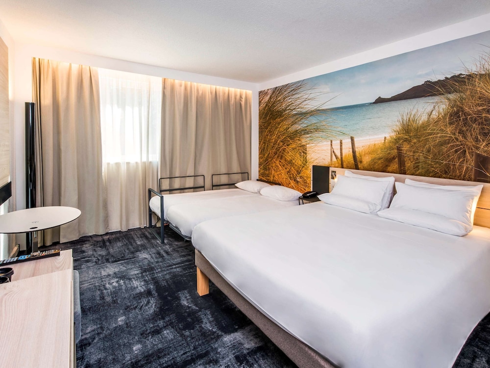 Classic Room, Multiple Beds - Photo 4