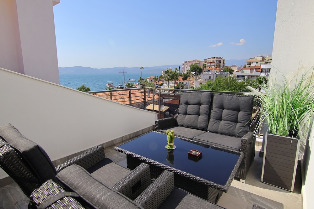 Premium Suite - Photo 5