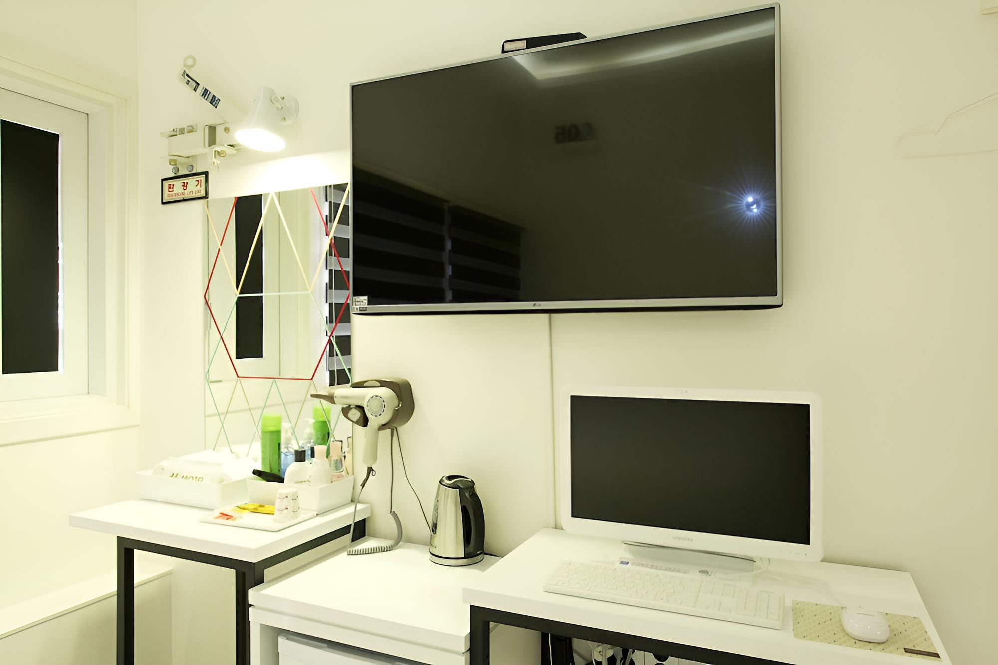 Room (Standard Room) - Photo 19