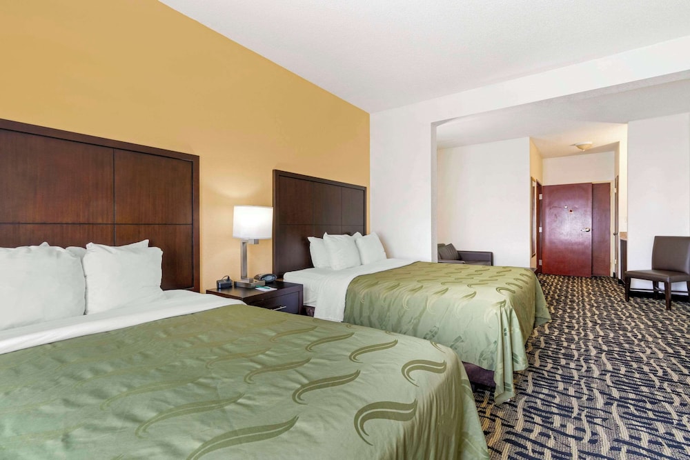 Suite, Multiple Beds, Non Smoking photo 1