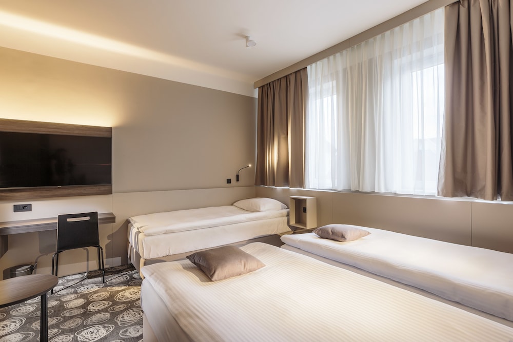 Superior Triple Room photo 3