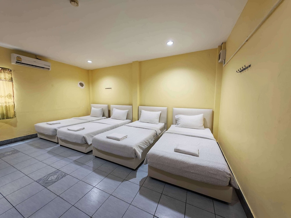 Comfort Quadruple Room, Non Smoking