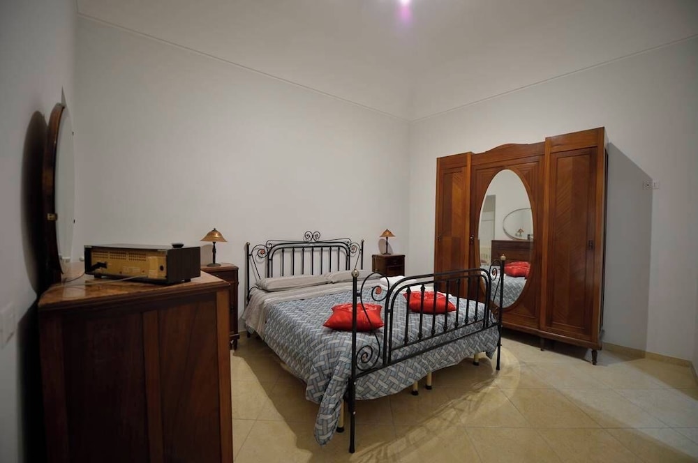 Classic Apartment, Balcony, Hill View photo 3
