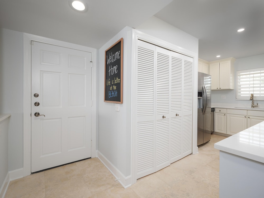 Condo (2 Bedrooms) photo 2