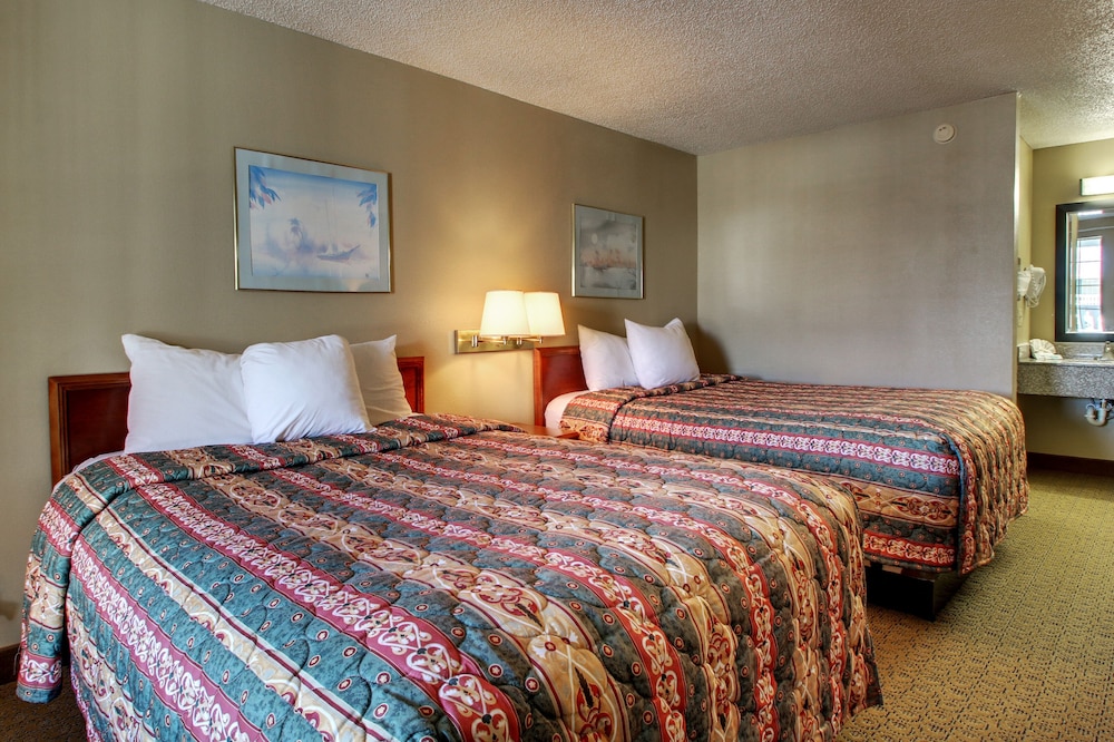 Room, 2 Double Beds photo 2