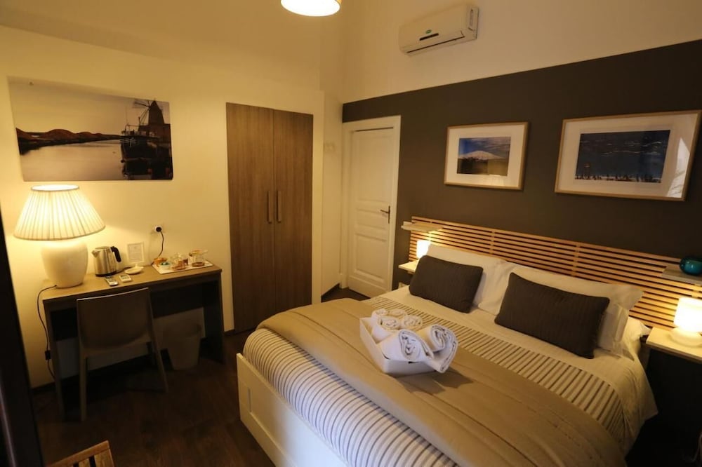 Classic Double or Twin Room, City View