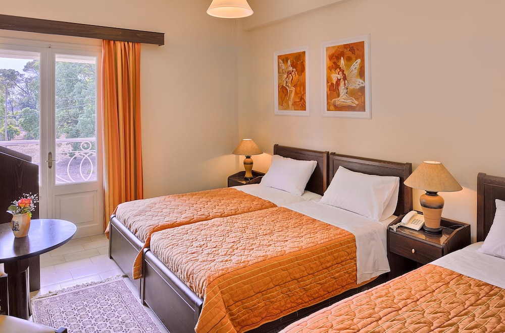 Triple Room, Partial Sea View - Photo 1