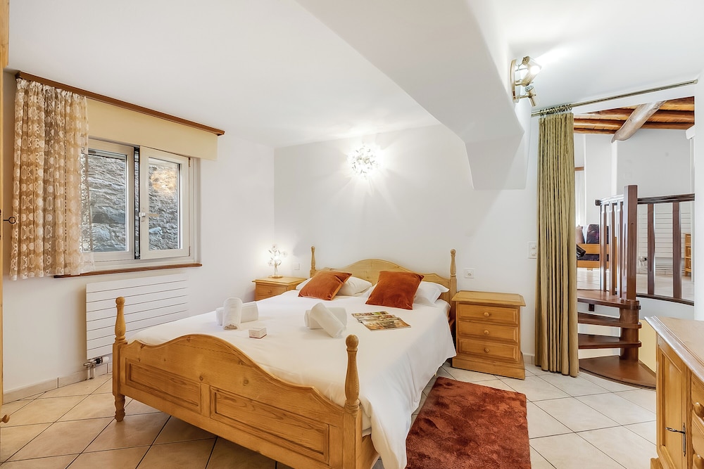 Standard Chalet, Multiple Bedrooms (Rustico la Staleta)