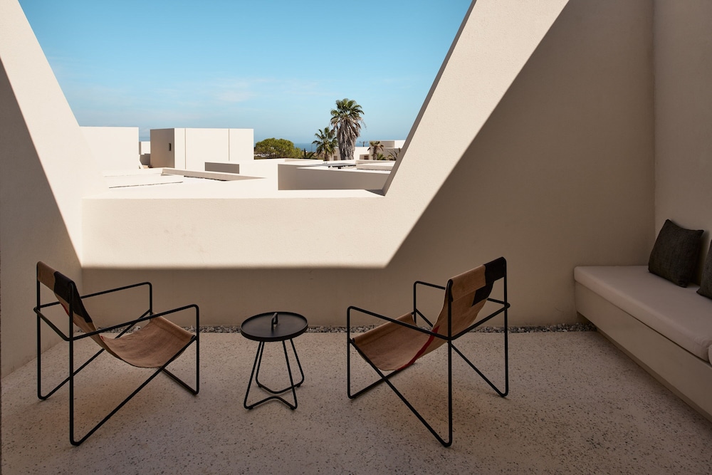 Harmonia Junior Balcony Suite - Photo 9
