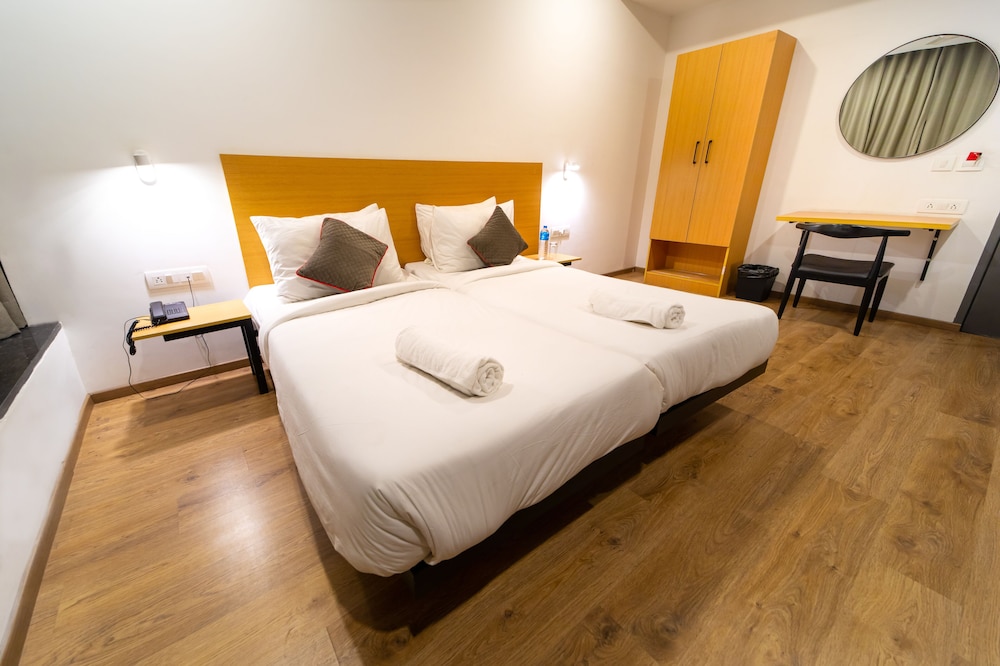Twin Room - Photo 1