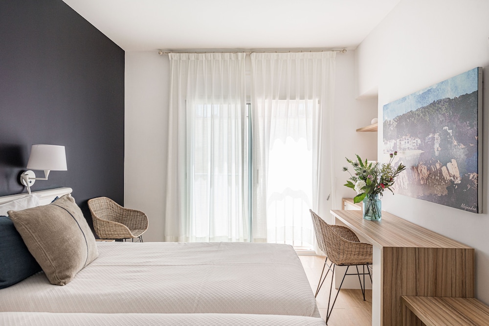 Standard Double Room - Photo 8