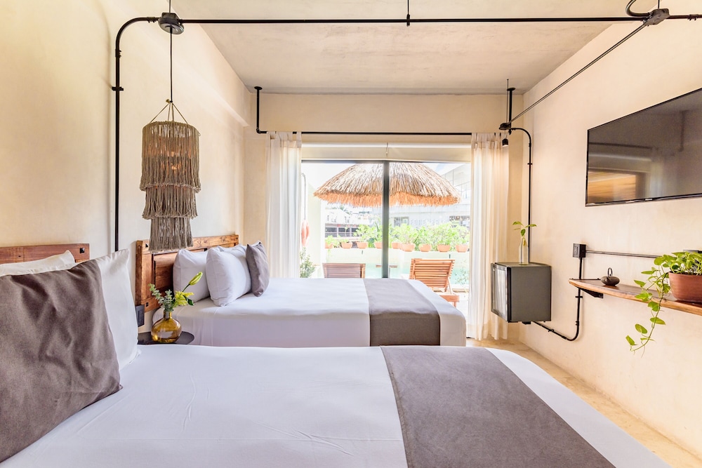 Superior Poolside Double Room - Photo 2