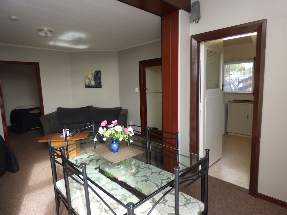 One Bedroom Family - Photo 5