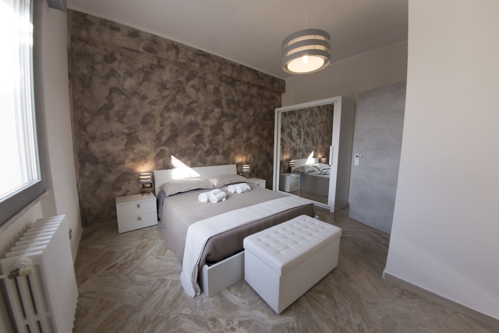 Suite, 2 Bedrooms photo 2