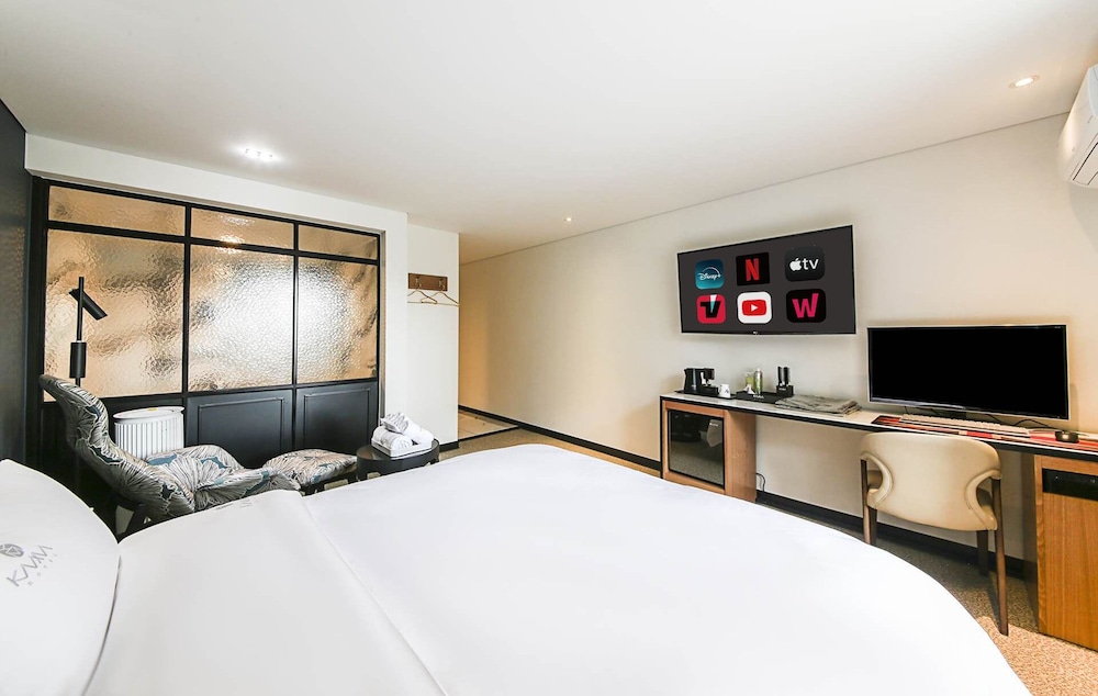 Premium Room - Photo 2