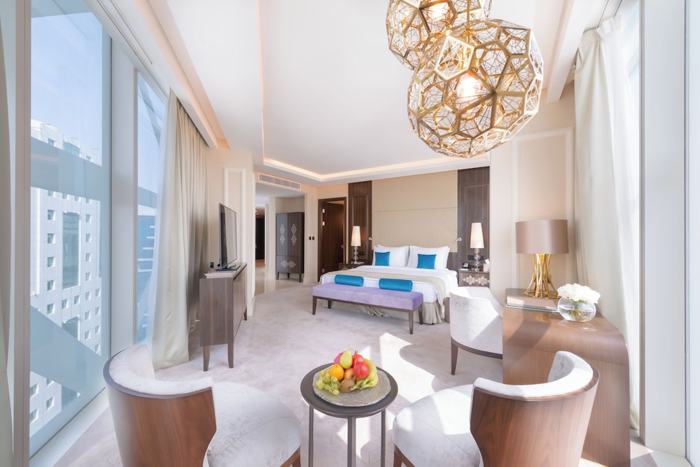 Junior Suite, 1 King Bed - Photo 1