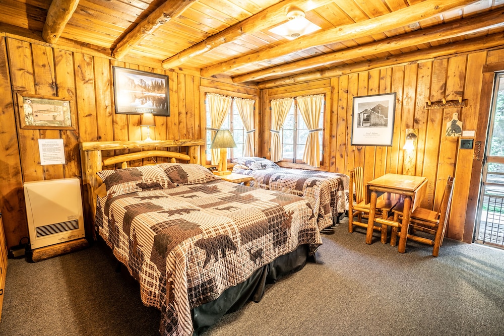 Family Cabin, 1 Bedroom, River View, Mountainside