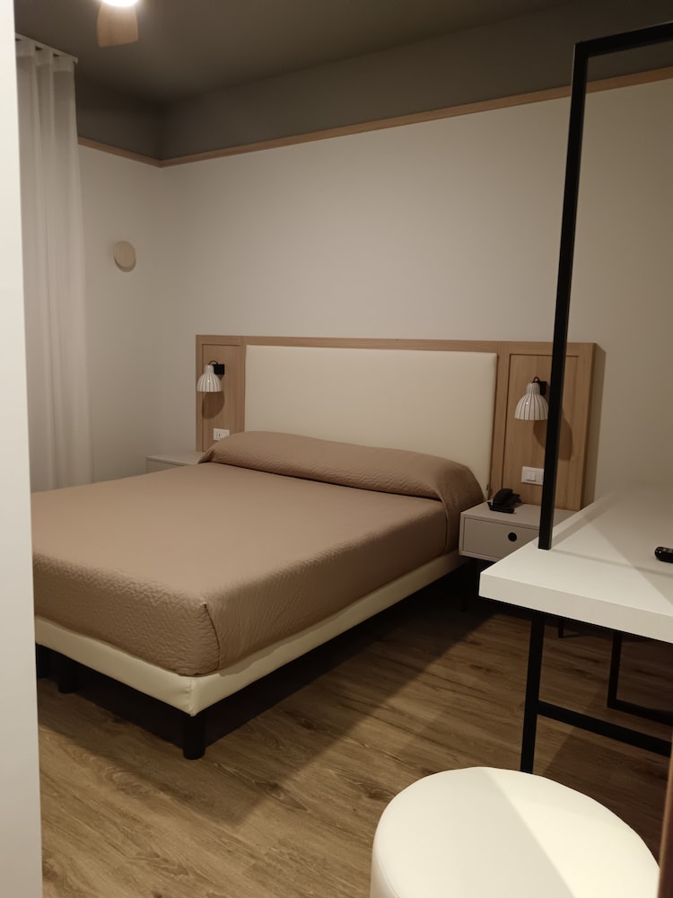 Superior Double Room, Partial Sea View photo 3