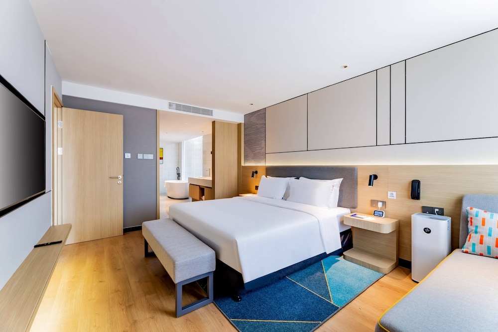 Suite, 1 Bedroom (Living Area Smart Room) - Photo 3