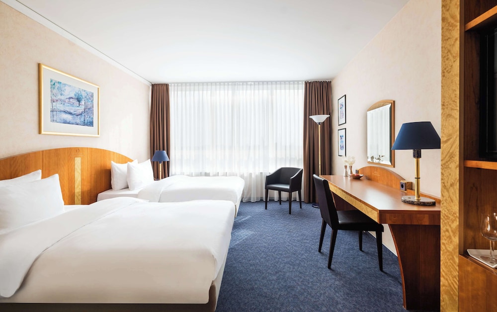 Room, 2 Double Beds photo 3