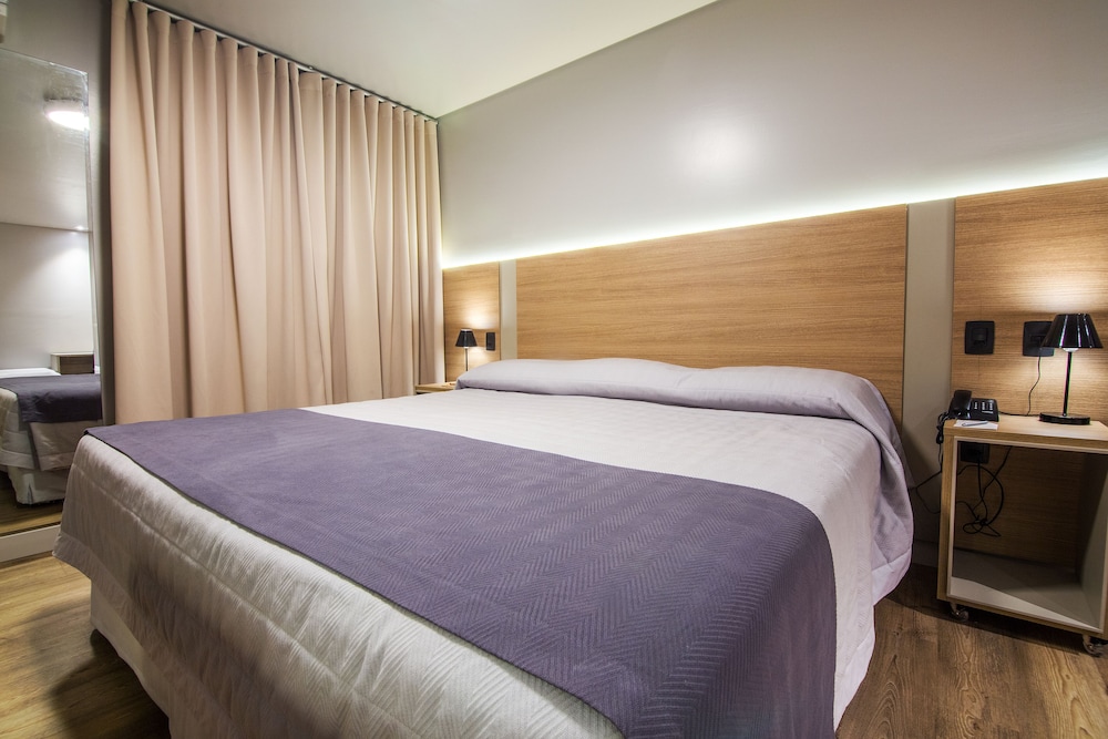 Deluxe Suite, 1 King Bed photo 2