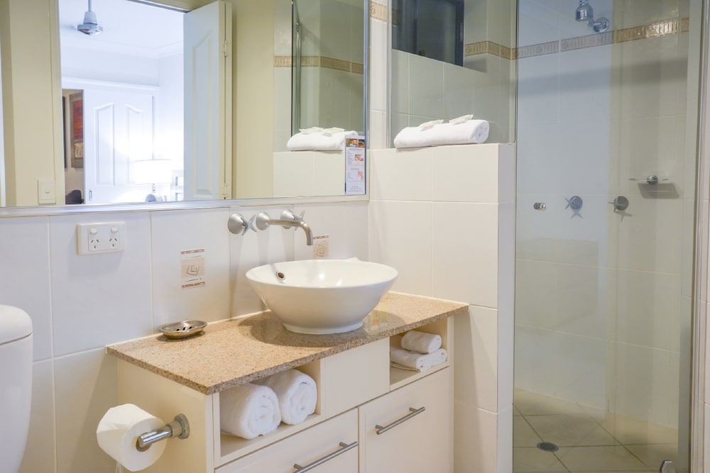 1 Bedroom Pool Entry - Photo 19