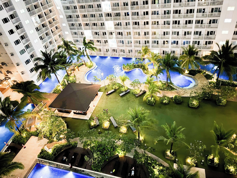 Premium Condo, Pool Access, Pool View photo 1